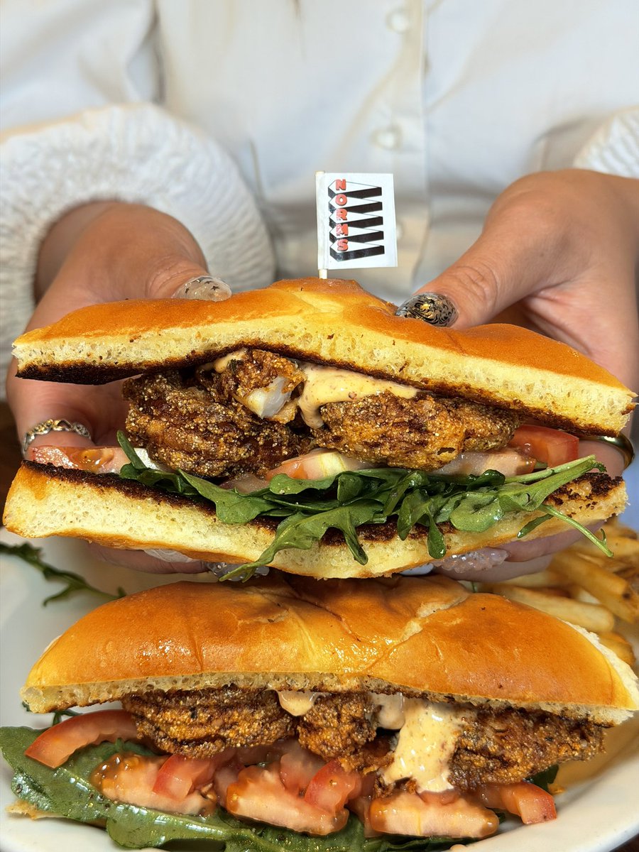 DangerousDeb's tweet photo. NORMS & Kings Hawaiian have teamed up for a Crispy Shrimp Po' Boy featuring crispy shrimp, Cajun remoulade, tomato, arugula & fries for just $12.99. Available through July 18! Read @WhatsUpVegasNV
https://t.co/J3AkzNOLXM
#NORMS #KingsHawaiian #ShrimpPoBoy #SummerEats https://t.co/OrDRiUFyZ3