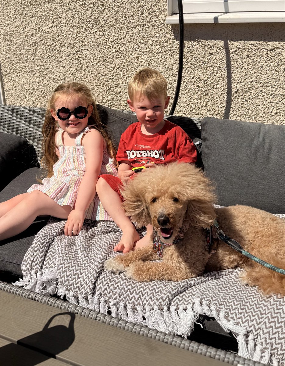 amy_2790's tweet photo. Spent my birthday afternoon with my 3 favourite kids 💜 https://t.co/4FevE5OPZO