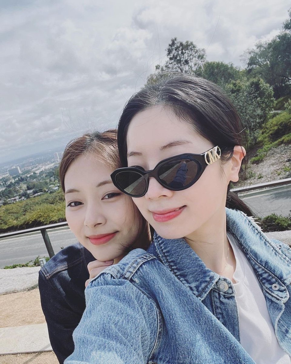 SuperYooJ's tweet photo. Based on the recent events, I think the closest members rn are:

NaMo + Sana
UJB + Mina
DaTzu

Chaeyoung is everyone's child cos I just know every group wants her to come along with them but it just depends if Chaeng would say Yes or No 😭😭 https://t.co/5MEBu6v0Og