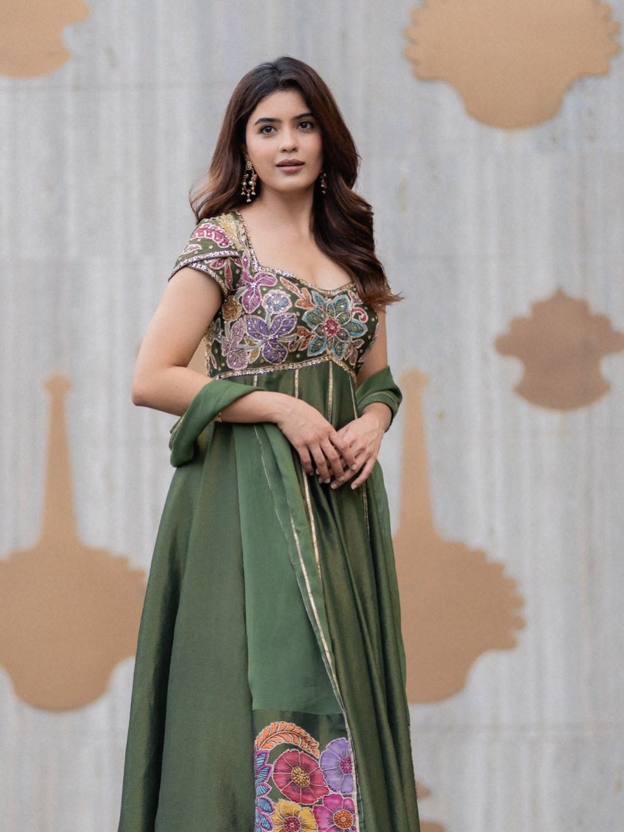 Weekendvibes_'s tweet photo. Amritha Aiyer 💚🥰

#Amritha #AmrithaAiyer https://t.co/mi4iYIsYvi