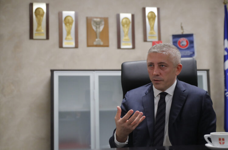 sportklub's tweet photo. UEFA ne želi da se bavi slučajem Slaviše Kokeze

Zanimljivo objašnjenje: https://t.co/Ro5SOMdqaE  

#kokeza #slavišakokeza #vidic #nemanjavidić #uefa #fss #srbija #sns #vucic #aleksandarvučić #naprednjaci https://t.co/I0UiLQjbW8