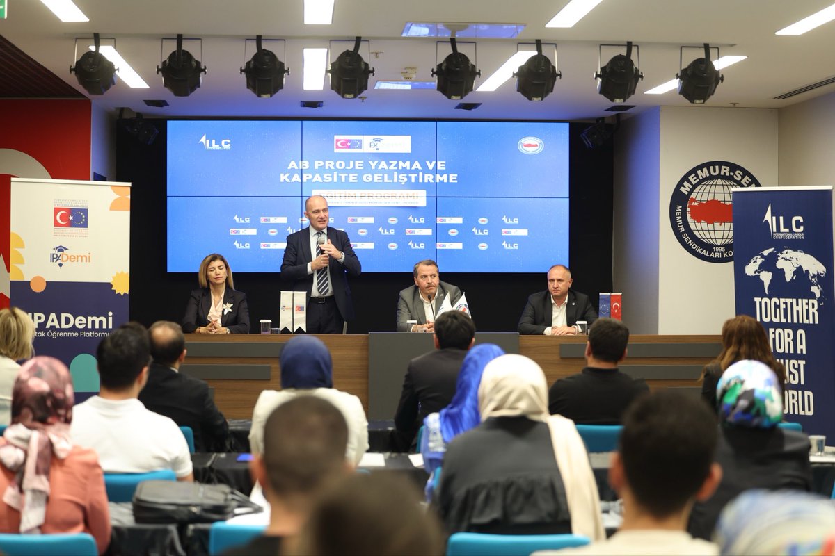 MemurSenKonf's tweet photo. AB Proje Yazma ve Kapasite Geliştirme Eğitim Programı Tamamlandı

Ulaslararası Emek Konfederasyonu(ILC) tarafından, sendika çalışanlarının proje geliştirme kapasitesini artırmak, daha nitelikli ve verimli bir çalışma ortamı oluşturmak ve uluslararası alanda yeni değerler üretecek projelere katkı sunmak amacıyla düzenlenen AB Proje Yazma ve Kapasite Geliştirme Eğitim Programı tamamlandı.

Dört gün süren eğitim programının kapanış oturumu; Memur-Sen ve ILC Genel Başkanı Ali Yalçın, Memur-Sen Genel Başkan Yardımcısı ve ILC Genel Sekreteri Hamza Öksüz, AB Mali İşbirliği ve Proje Uygulama Genel Müdürü Bülent Özcan ile Eğitim Koordinatörü Dr. Anıl Müge Seyrekbasan’ın katılımıyla gerçekleştirildi.

https://t.co/lPOCvJH0w1

@_aliyalcin_ @hamzaoksuzz 
@ilc_uek