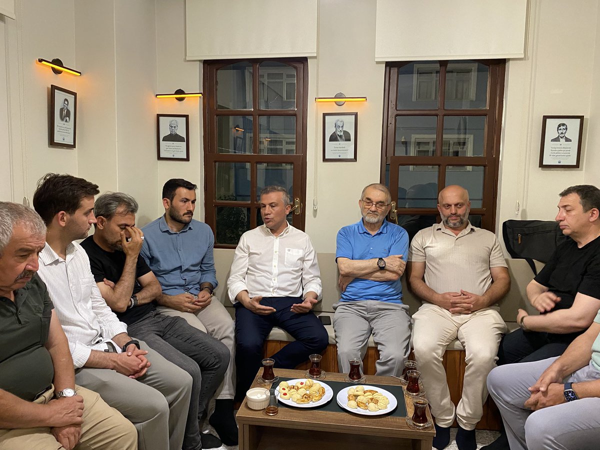 ydvbolu's tweet photo. Kadim Sohbetler programımızın ilkinde "Türkiye Yüzyılında Birlik ve Beraberlik" dedik! 🇹🇷🤝

​AK Parti Bolu İl Başkanı Sayın Suat Güner'in teşrifleriyle gerçekleştirdiğimiz programımız, kıymetli misafirlerimizin yoğun katılımıyla oldukça verimli geçti. https://t.co/kXzn3Ig5rx