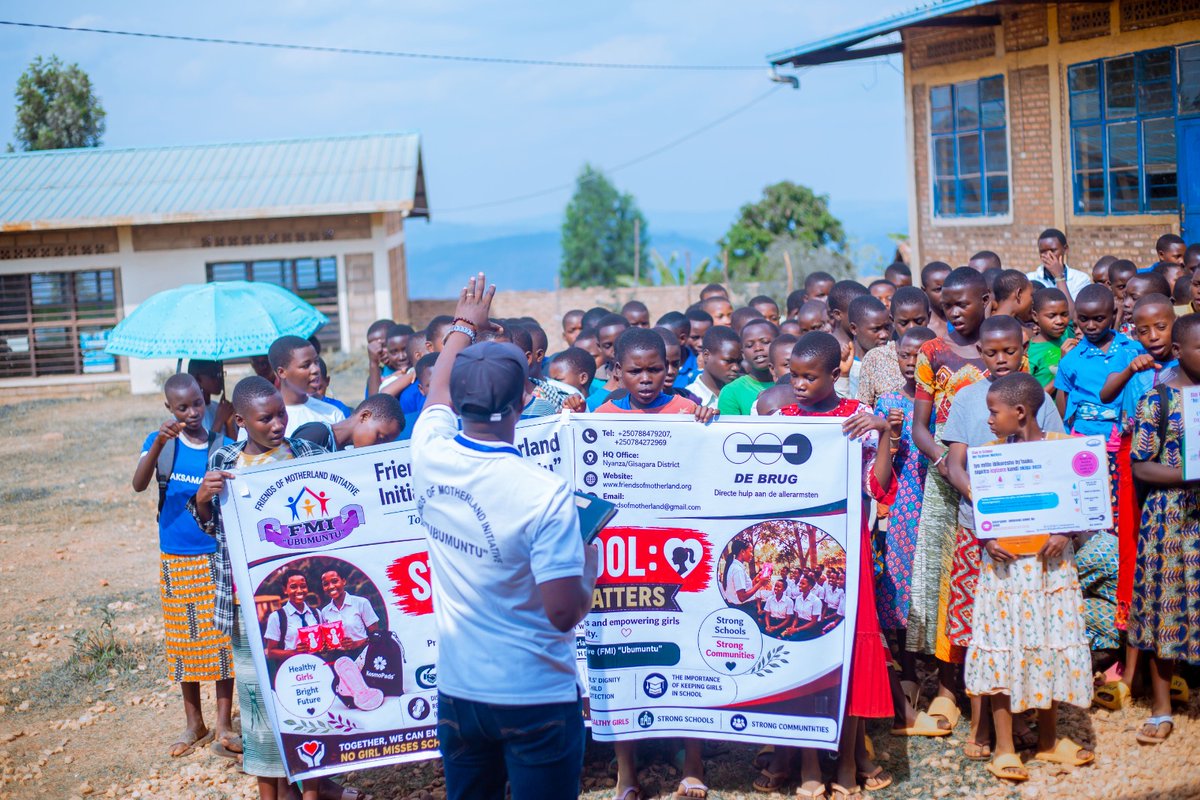 fmiubumuntu's tweet photo. 🌸No girl should miss school because of her period.
Through Stay in School: Her Hygiene Matters project, FMI "Ubumuntu", in partnership with @DeBrugzwolle, has reached 300 girls is 6 schools across Nyanza Sector with reusable sanitary pads, menstrual hygiene education, 1/2 https://t.co/b4Rz4tk9tE