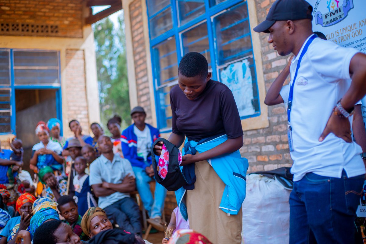 fmiubumuntu's tweet photo. and improved girls' rooms.
👉Dignity keeps girls in school and empowers them to build brighter futures.📚 2/2
#StayInSchool
#HerHygieneMatters 
#GirlsEducation https://t.co/3WDZOjxZpq