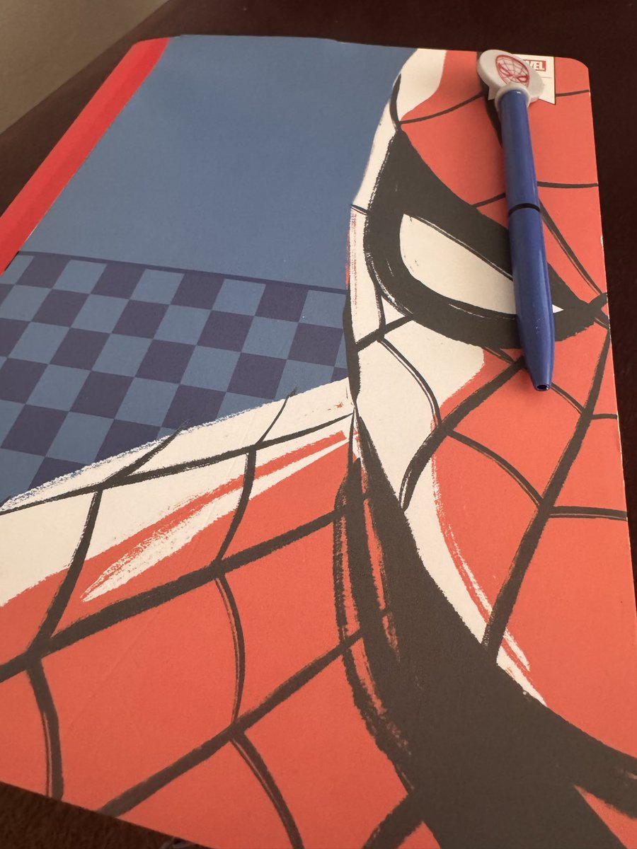 ElOzymandias's tweet photo. Filled up my last Spidey notebook. Time to fill up a new one:)
#makingcomics https://t.co/nqJaVVU99G