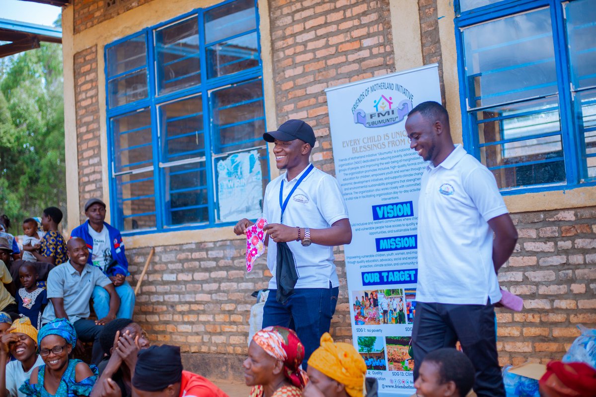 fmiubumuntu's tweet photo. and improved girls' rooms.
👉Dignity keeps girls in school and empowers them to build brighter futures.📚 2/2
#StayInSchool
#HerHygieneMatters 
#GirlsEducation https://t.co/3WDZOjxZpq