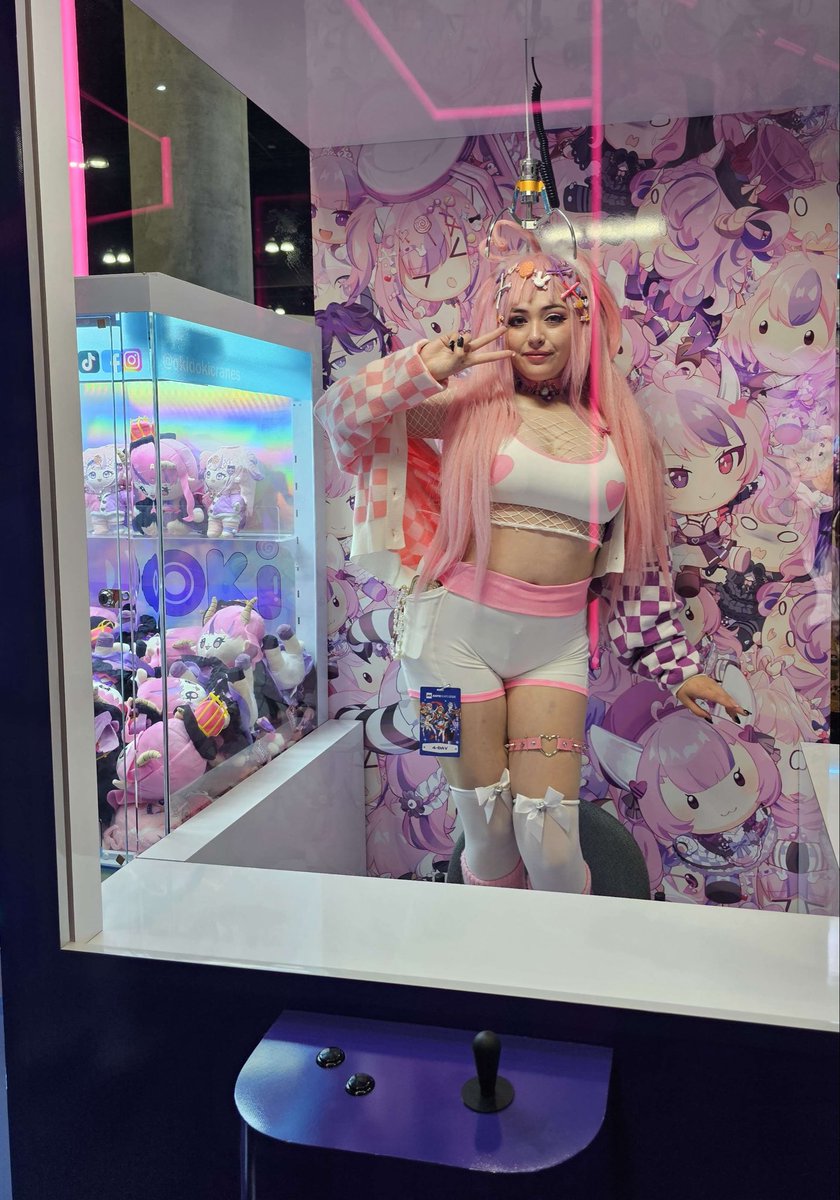 ThatArtKitten's tweet photo. Seeing double? Nope it’s just me! I’m competing in the @ironmouse cosplay contest at
12:30 so come by the booth for pics and to say hi!

#ironmouse #ax2026 #animeexpo https://t.co/7ujdAucQDF