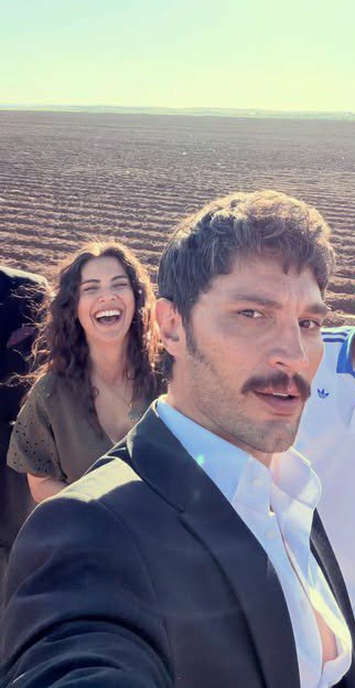 007mizantrop's tweet photo. çok özlemişim😭

#ildam  #halef https://t.co/RGzqeDhRef