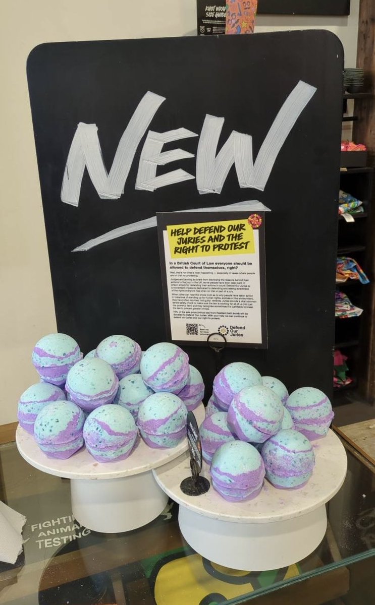 DefendOurJuries's tweet photo. SPOTTED IN… BATH! (seriously)

Resilient bath bombs are everywhere, and the photos are coming in from Defend Our Juries supporters 🛁

75% of all retail sales will help to Defend Our Juries.

https://t.co/PGn8YpIZ9e https://t.co/PBEuqwP8iL