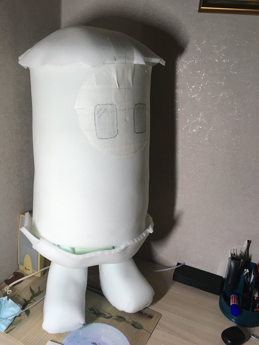 Remmmbiii's tweet photo. A few more photos of my big plushy bean, while it was being created👀

(I used foam rubber and a glue gun for this. It was tricky at first, but I still managed to do everything quite well!)
#FallGuys #FallGuysArt https://t.co/DSIOwKBEMw
