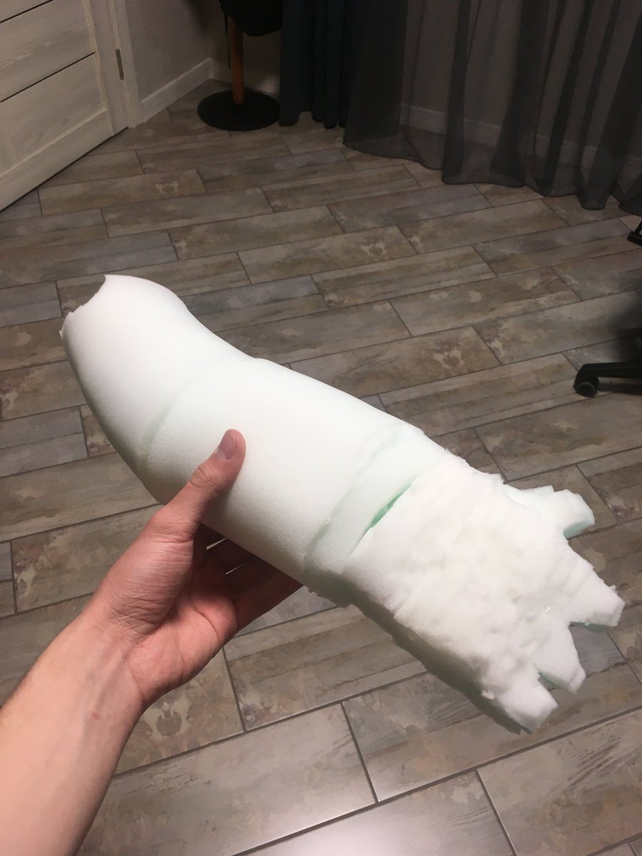 Remmmbiii's tweet photo. A few more photos of my big plushy bean, while it was being created👀

(I used foam rubber and a glue gun for this. It was tricky at first, but I still managed to do everything quite well!)
#FallGuys #FallGuysArt https://t.co/DSIOwKBEMw