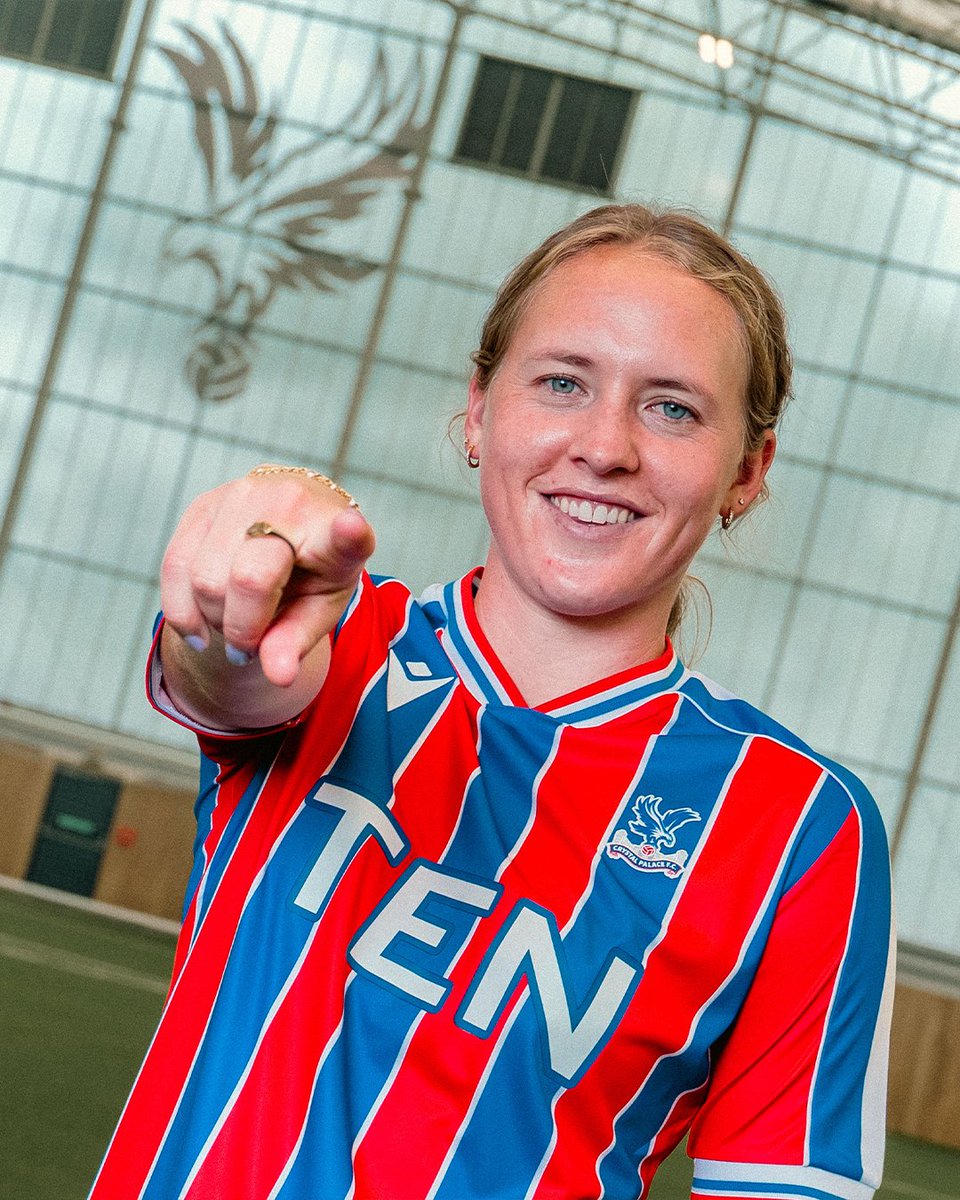 cpfc_w's tweet photo. Our latest arrival ❤️💙 https://t.co/iOLmNG7yOe