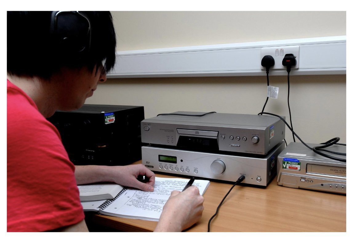 dnpcentral's tweet photo. Thread of photos of Phil at the University of York: https://t.co/S1VBa0X29f https://t.co/OQnf0tkKO7