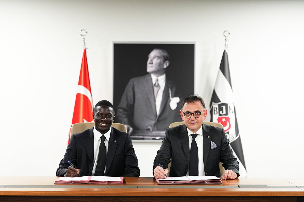 Besiktas's tweet photo. Resmi Açıklama | Kassoum Ouattara

🔗 https://t.co/bHTFjHrl1Y https://t.co/Yj7smwE8Dy