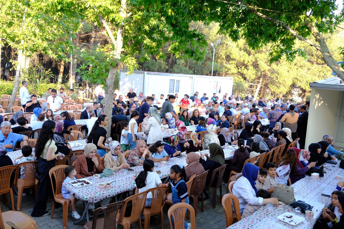 kmarasash's tweet photo. Valimiz Mükerrem Ünlüer, İl Müdürümüz Emre Çalğan, ilimiz protokolü Türkiye Harp Malülü Gaziler, Şehit Dul ve Yetimleri Derneği Kahramanmaraş Şubesi tarafından düzenlenen aşure programına katıldı.

Vatan Size Minnettardır🇹🇷🇹🇷🇹🇷 https://t.co/eKrrWDk9Um