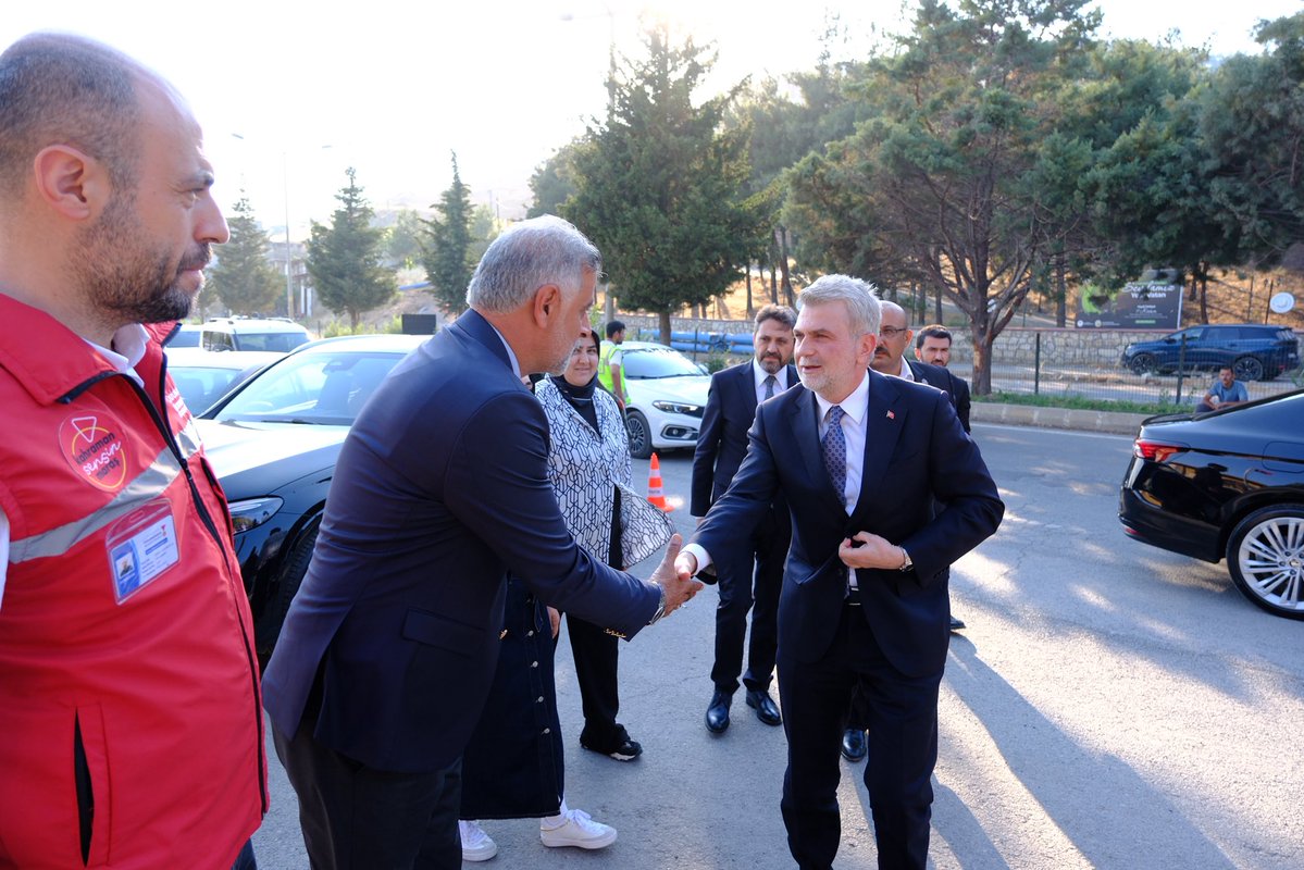 kmarasash's tweet photo. Valimiz Mükerrem Ünlüer, İl Müdürümüz Emre Çalğan, ilimiz protokolü Türkiye Harp Malülü Gaziler, Şehit Dul ve Yetimleri Derneği Kahramanmaraş Şubesi tarafından düzenlenen aşure programına katıldı.

Vatan Size Minnettardır🇹🇷🇹🇷🇹🇷 https://t.co/eKrrWDk9Um