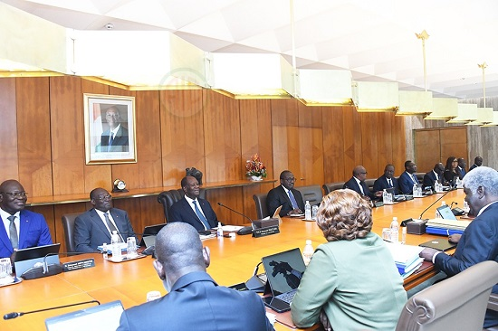 Yamoussouk6's tweet photo. 🇨🇮 Côte d’Ivoire : Le gouvernement a approuvé un financement de plus de 125 milliards FCFA pour la deuxième phase du programme de santé, nutrition et développement de la petite enfance, visant à améliorer l’accès aux soins et les services essentiels.

#Développement #Enfance https://t.co/7VjR4SJOEP