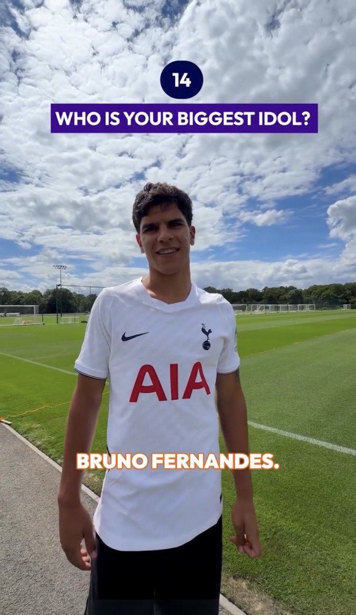 utdreport's tweet photo. Mateus Fernandes on his biggest idol, speaking after joining Tottenham:

“Bruno Fernandes” https://t.co/oGoQFh6NFF