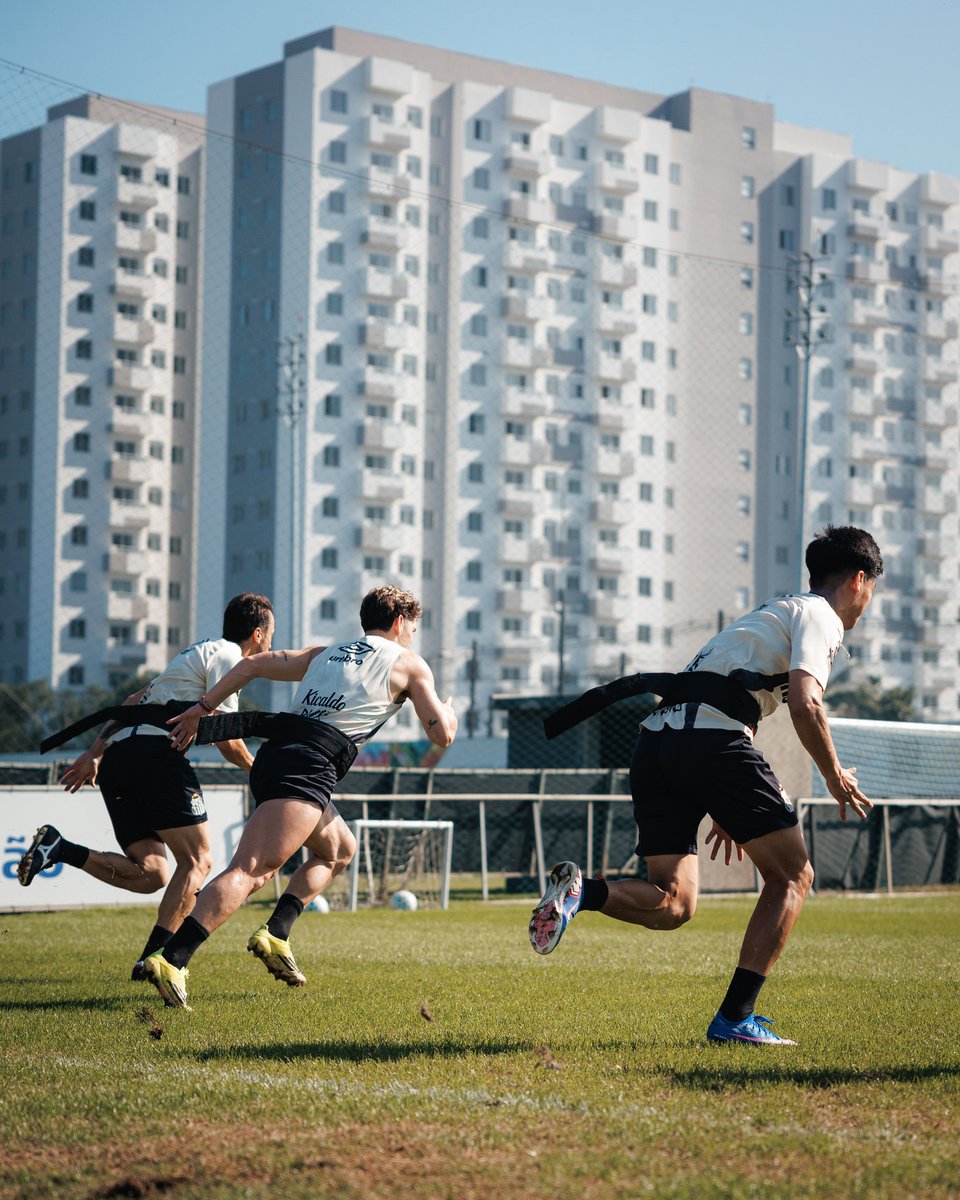 SantosFC's tweet photo. Primeiro período de treino concluído no CT Rei Pelé! ☑️ https://t.co/UJfs85MzS3