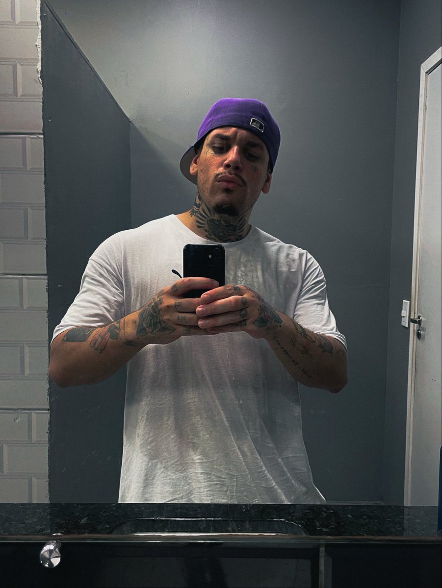 zumbicore's tweet photo. Treininho com as músicas novas torando no fone. Vcs vão amar elas pra playlist de treino 💪 https://t.co/9DeSPjsAR0