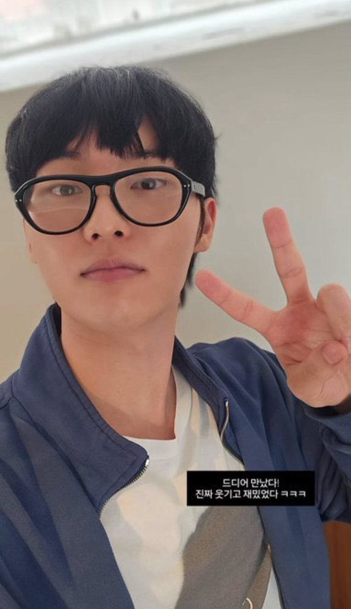 kwonfilmsx's tweet photo. Wait a minute….. is that Ahn Suho s2 hair style I see? WEAK HERO S3 IS DEFINITELY HAPPENING OMG🤭 #weakhero #weakheroclass2 #weakheroclass3 #ahnsuho https://t.co/5i5o5475ut