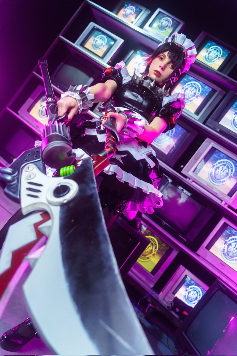 LilyLit_'s tweet photo. Never underestimate maids 💢✂️ https://t.co/dQqXq53WQj