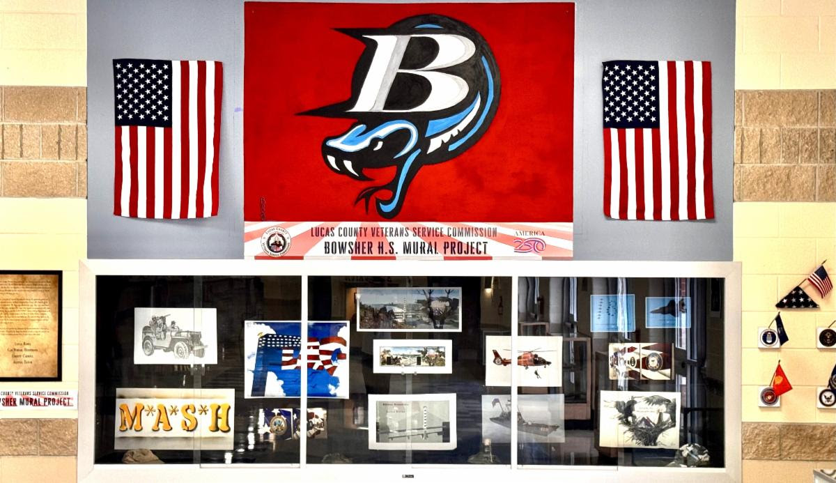 TPSProud's tweet photo. E.L. Bowsher High School students create a mural to honor veterans.
#TPSProud
π₯π¦π©π¨ https://t.co/4kk5wZAsjP