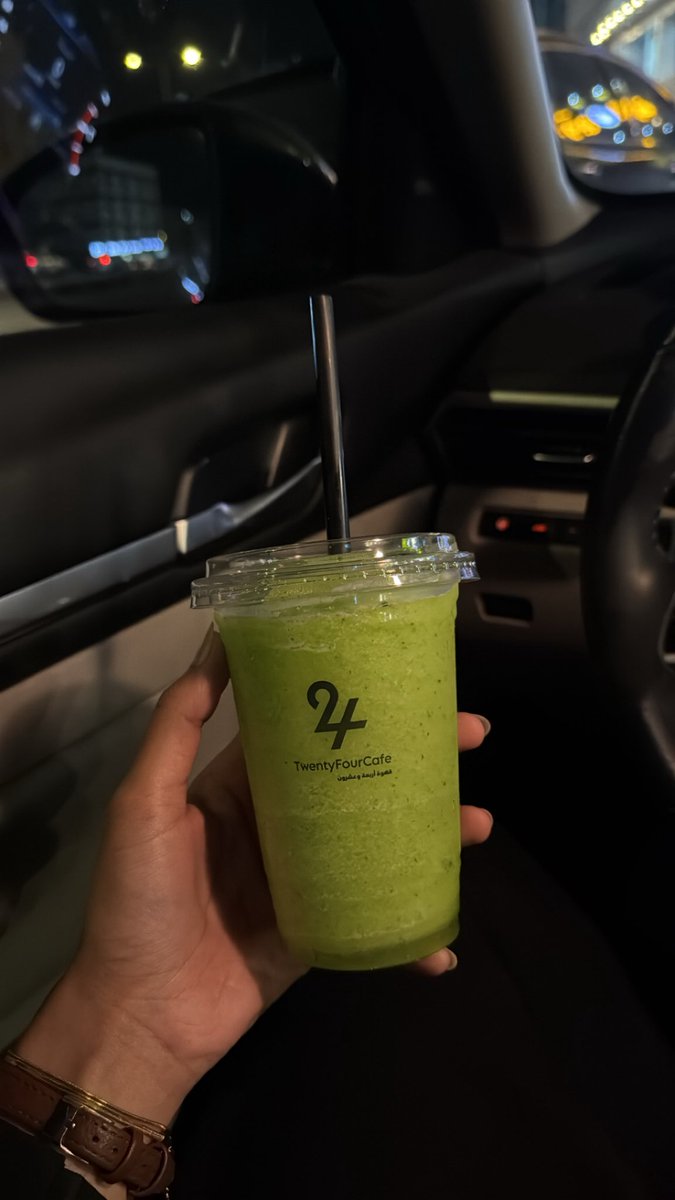 greatpersonevar's tweet photo. يمي يمي يممممميي بارد منعش حامض حلو اسم ع مسمى 🍋‍🟩🍬 https://t.co/2NyXJj82kP