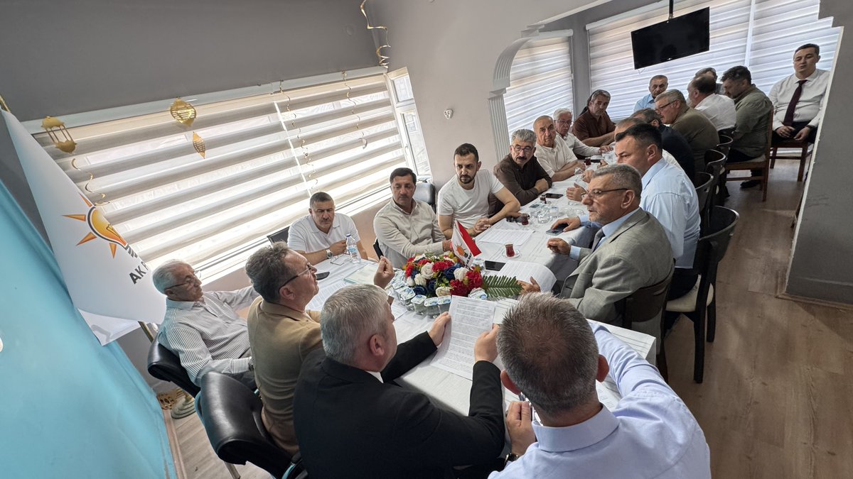 sevgilioglu's tweet photo. 📍 Temmuz Ayı İl Genel Meclisi Grup Toplantısı | AK PARTİ İNEBOLU İLÇE BAŞKANLIĞI 

İstiklal Madalyalı ilçemiz İnebolu’da, Temmuz Ayı İl Genel Meclisi Grup Toplantımızı Yerel Yönetimler Başkanımız Serkan Uçar, Teşkilat Başkanımız Mehmet Ataş, İl Genel Meclisi Başkanımız Doğan Ünlü, ve Meclis üyelerimizle birlikte gerçekleştirdik.

Milletimizin emanetini en güçlü şekilde taşımak, Kastamonu’muza değer katacak eser ve hizmetleri hayata geçirmek adına aynı kararlılık ve dava bilinciyle çalışmalarımızı sürdürüyoruz.

İstikametimiz hizmet, gücümüz teşkilat, hedefimiz Türkiye Yüzyılı’dır. 🇹🇷

@Akparti @RTErdogan @abuyukgumus @abuyukgumus @AKGMTeskilat @akparti_37