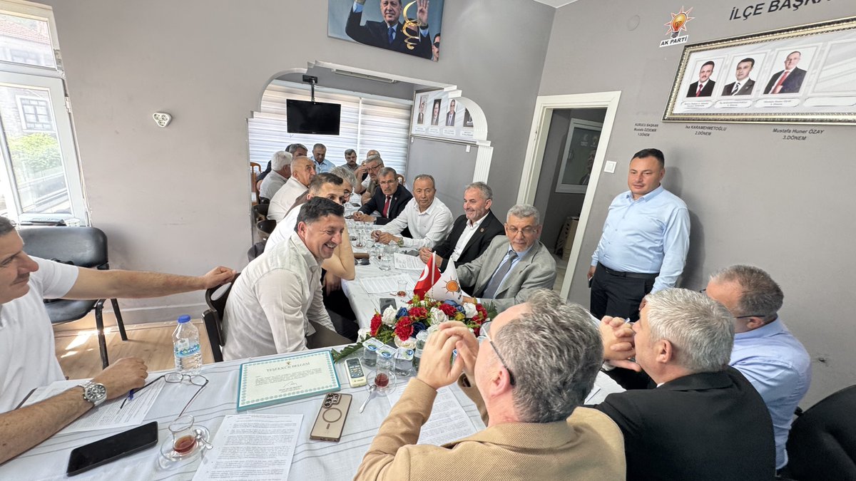 sevgilioglu's tweet photo. 📍 Temmuz Ayı İl Genel Meclisi Grup Toplantısı | AK PARTİ İNEBOLU İLÇE BAŞKANLIĞI 

İstiklal Madalyalı ilçemiz İnebolu’da, Temmuz Ayı İl Genel Meclisi Grup Toplantımızı Yerel Yönetimler Başkanımız Serkan Uçar, Teşkilat Başkanımız Mehmet Ataş, İl Genel Meclisi Başkanımız Doğan Ünlü, ve Meclis üyelerimizle birlikte gerçekleştirdik.

Milletimizin emanetini en güçlü şekilde taşımak, Kastamonu’muza değer katacak eser ve hizmetleri hayata geçirmek adına aynı kararlılık ve dava bilinciyle çalışmalarımızı sürdürüyoruz.

İstikametimiz hizmet, gücümüz teşkilat, hedefimiz Türkiye Yüzyılı’dır. 🇹🇷

@Akparti @RTErdogan @abuyukgumus @abuyukgumus @AKGMTeskilat @akparti_37