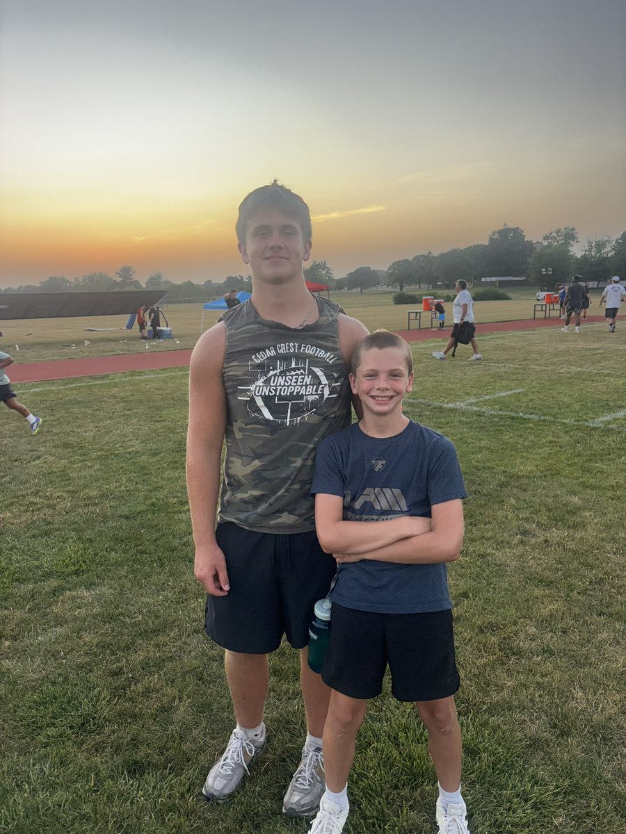 GreyShaffer2029's tweet photo. I had a great time helping at our youth camp tonight. (Especially since my little brother was there.) The future of @CCrestFootball looks strong! https://t.co/rIpmcELx9R