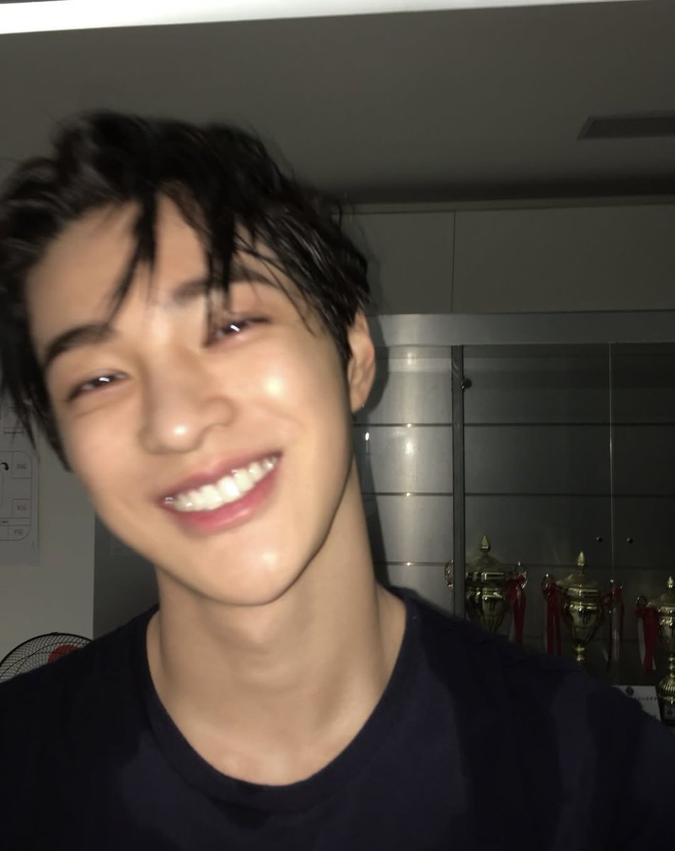 tetecoidezinha's tweet photo. oh my god i’m never getting over this picture https://t.co/xGir6tZsXa