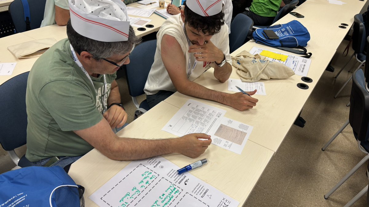 CarlesGranell4's tweet photo. Taller “Representar para pensar: una experiencia de Thinking Classroom y evaluación formativa”

Amb la @yolandam136 hem proposat aquest taller a les @jaem_fespm a Jaén. Esperem que hagi agradat! 🍦

🔗 Compartim els materials i la presentació del taller a https://t.co/oh7WiRHCm0 https://t.co/iRdRoyQOnd