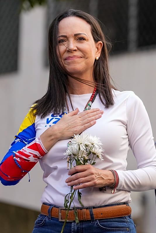 hackervnzl's tweet photo. Gracias a esta mujer el mundo volteo a mirar a Venezuela cuando a nadie le importaba 🇻🇪 una mujer justa luchadora con un plan grande y potente para reconstruir Venezuela millones de jóvenes se sumarían junto a María para reconstruir Venezuela 🚨 Venezuela necesita a María 👏 https://t.co/xNwoXcp3nM