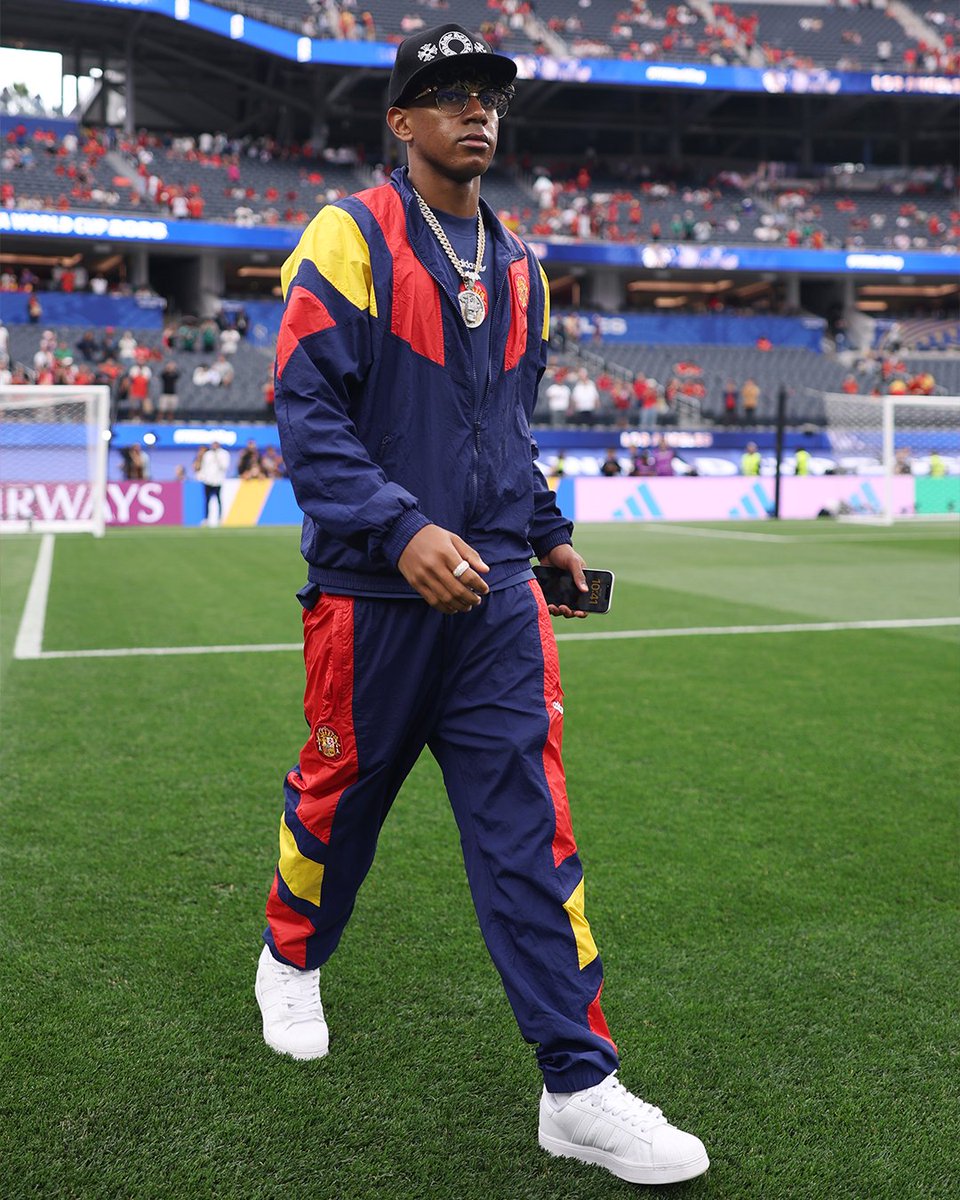 ESPNFC's tweet photo. Lamine Yamal's Batman chain 🥶 https://t.co/O7i0fT91Mn