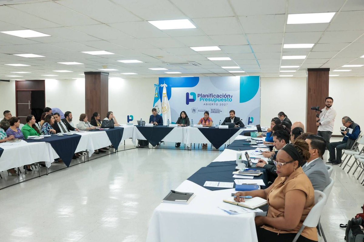MinfinGT's tweet photo. En el marco del Ejercicio de Planificación y Presupuesto Abierto 2027, se llevaron a cabo las mesas de diálogo con instituciones para la presentación de propuestas para los sectores económico y político institucional. 🔎 🗣️📝✅ https://t.co/VhpUfRUXUs
