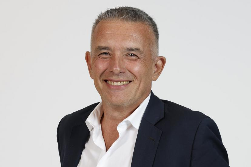 lachainelequipe's tweet photo. Vincent Broussard, DG du pôle télé de L'Équipe, détaille la nouvelle grille de la chaine L'Équipe pour la rentrée, entre travail sur l'identité de ses trois quotidiennes et l'arrivée de nouveaux programmes. https://t.co/h21ZlzdJ8i https://t.co/mrCBCH9fU3