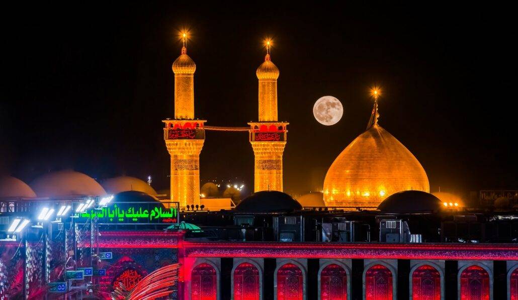 AhmiAli5's tweet photo. میاں تم ہی کو مبارک ہو وصال نو کی خوشی
ہمیں تو محرم کا چاند دیکھتے ہی حسین ابن علی یاد انے لگتے ہیں 😭 https://t.co/9SddL7hqmi