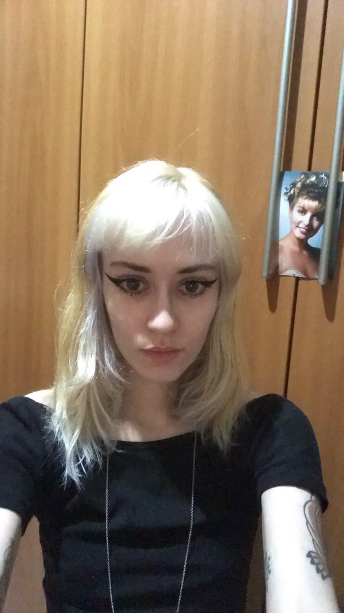 carmeladefender's tweet photo. agora so restou a Carmela a Cersei, to tao orgulhosa desse global caseiro, a Laura tava me protegendo durante o processo https://t.co/ID8AW0yo8f