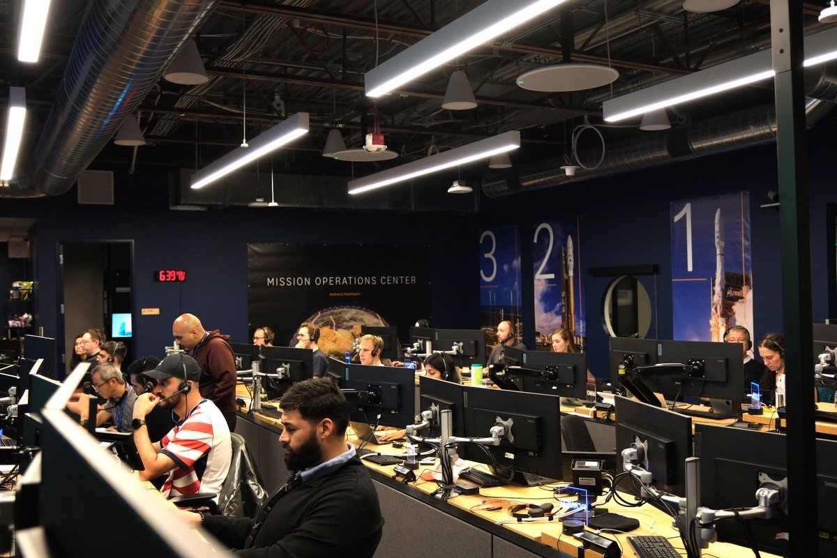 panos_panay's tweet photo. A couple photos from the @AmazonLeo team inside Mission Control for LA-08. First launch night for a few of our interns! https://t.co/YD5x6jTQLY