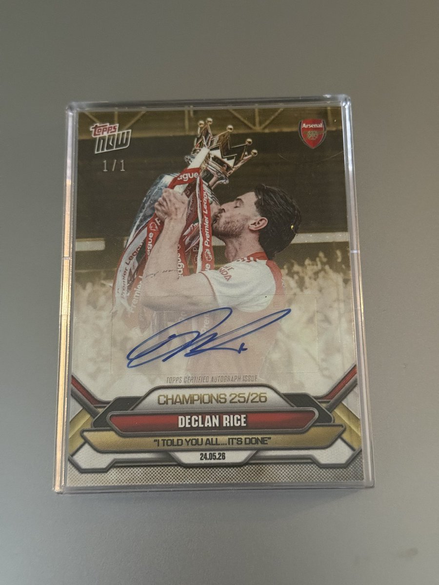 ConneRoll's tweet photo. Holy. Shit. 

@Topps
@CardPurchaser https://t.co/Yob8OXK5w1