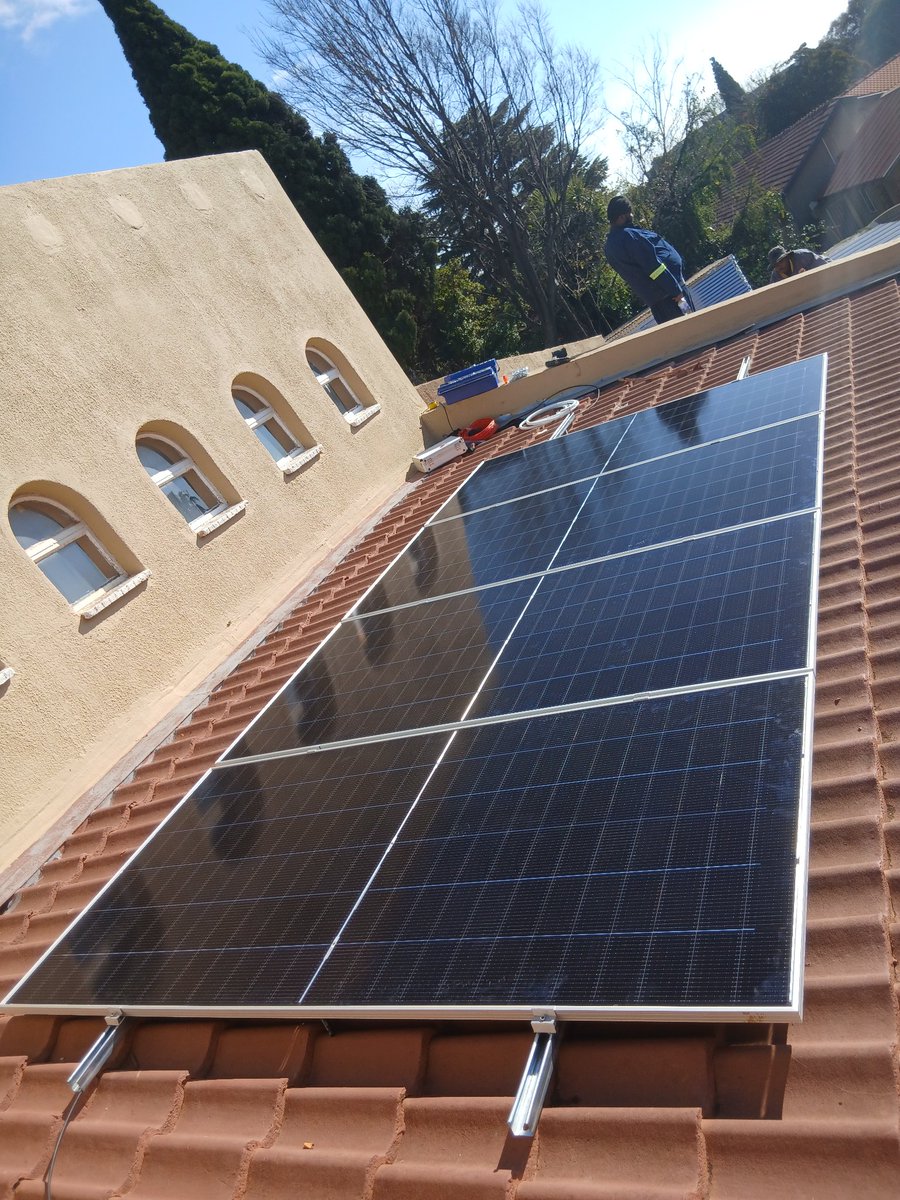 Tyee66916484's tweet photo. #SolarEnergy #RenewableEnergy #Winter #EnergySavings #ElectricityCosts #SouthAfrica #Sustainability #SolarPower #KVRProjects #InvestInYourFuture #EnergyIndependence https://t.co/niDLmbPJ0x