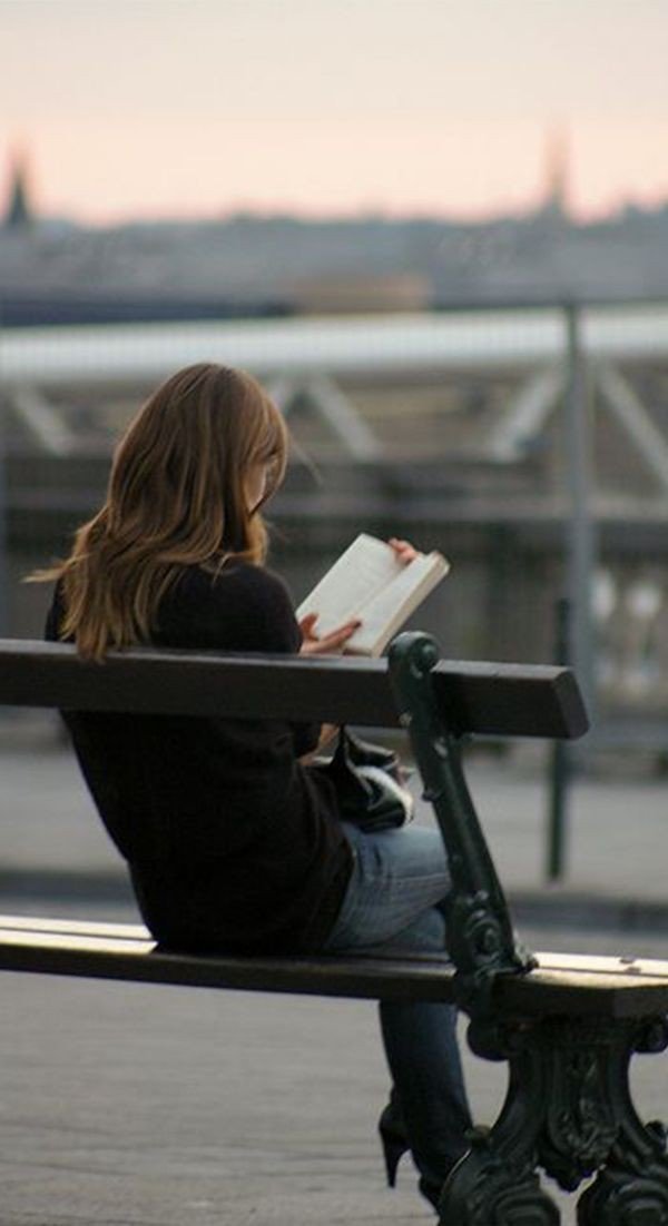 AngelAc1010's tweet photo. Las personas son como los libros, unas te engañan por la portada y otras te sorprenden por el contenido. https://t.co/wNQ5e9XrKy