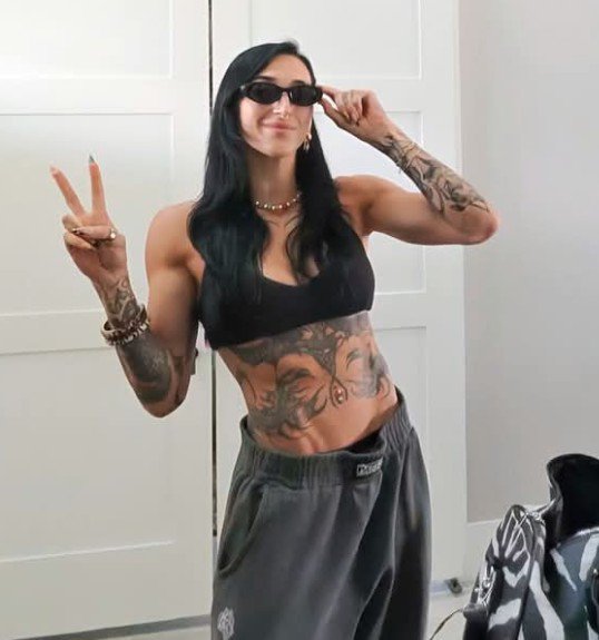 belsriptide's tweet photo. the prettiest of them all 🖤 https://t.co/wbQaOxLl8g