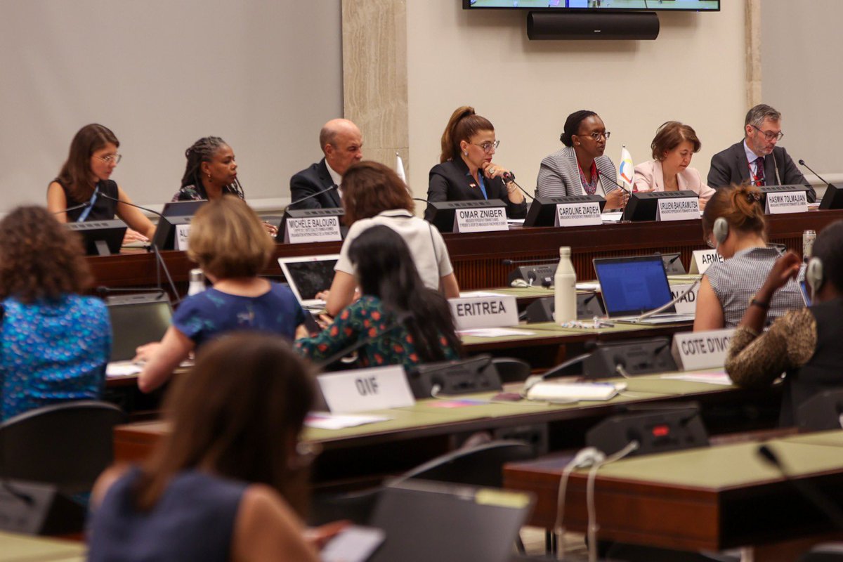 RwandaInGeneva's tweet photo. En marge de #HRC62 à @UNGeneva, @OIFrancophonie, le Maroc 🇲🇦 , l'Arménie 🇦🇲 , le Canada 🇨🇦 , la France 🇫🇷 , le Liban 🇱🇧 et le Rwanda 🇷🇼 ont coorganisé un événement parallèle consacré à l’#AppelDeKigali, adopté lors de la 46ᵉ Conférence ministérielle de la Francophonie.

Amb. @UrujeniB a rappelé que les engagements politiques doivent se traduire dans les lois, être soutenus par des institutions, financés par des budgets dédiés et mesurés à l’aide de données, afin de produire des résultats concrets pour les femmes et les filles.

🤝 Le partage d’expériences entre les États francophones demeure essentiel pour accélérer les progrès vers l’égalité.

⬇️ Découvrez les principales priorités de l’#AppelDeKigali et visionnez l’intervention complète : https://t.co/KefoElpFu8
