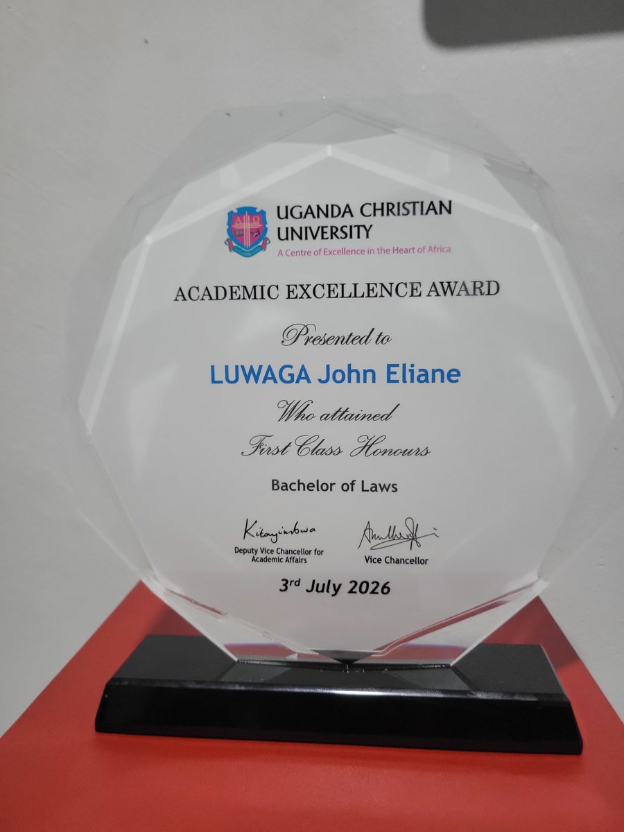 SirElian's tweet photo. Attaining a First class in Law is a God given award. Thank you @UCUniversity for giving me the coolest environment to pursue my course and end up a victor indeed. Before the awards, before the gowns, there was an invisible hand of God. Thank you, thank you indeed dear God. https://t.co/XmhMLzhXaS