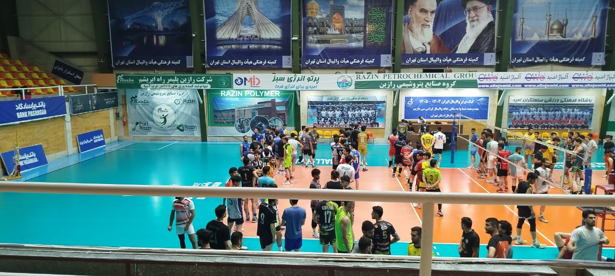 Shayan42385088's tweet photo. مرحله اول انتخابی مقاومت🏐 
چالش با جوانان و نوجوانان https://t.co/rmYIJWOGVb