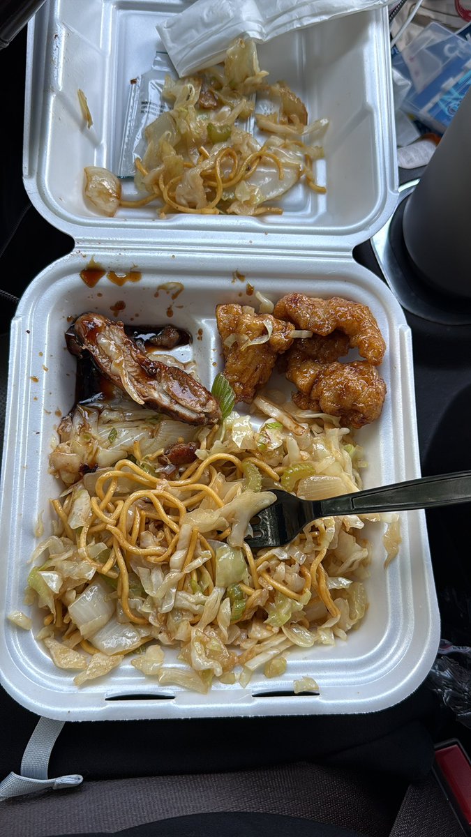 Danny_Almonds's tweet photo. @PandaExpress The fuck is this Chow Mein? https://t.co/GBTLX3bN2Q