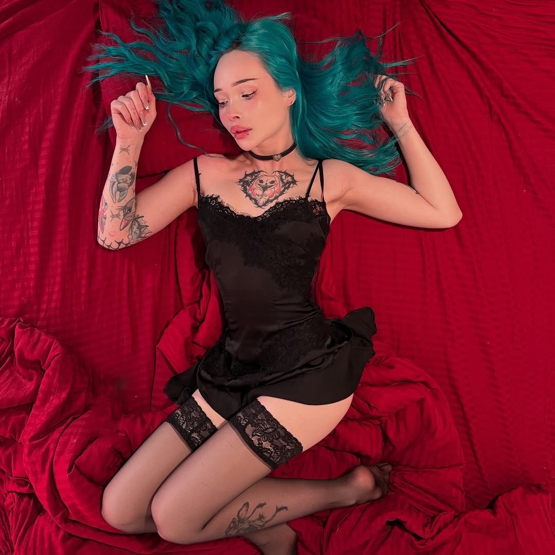 Sariahamaris's tweet photo. Make sure to say hi if you love pretty trans girls like me 🏳️‍⚧️ https://t.co/76RdOSfqsS